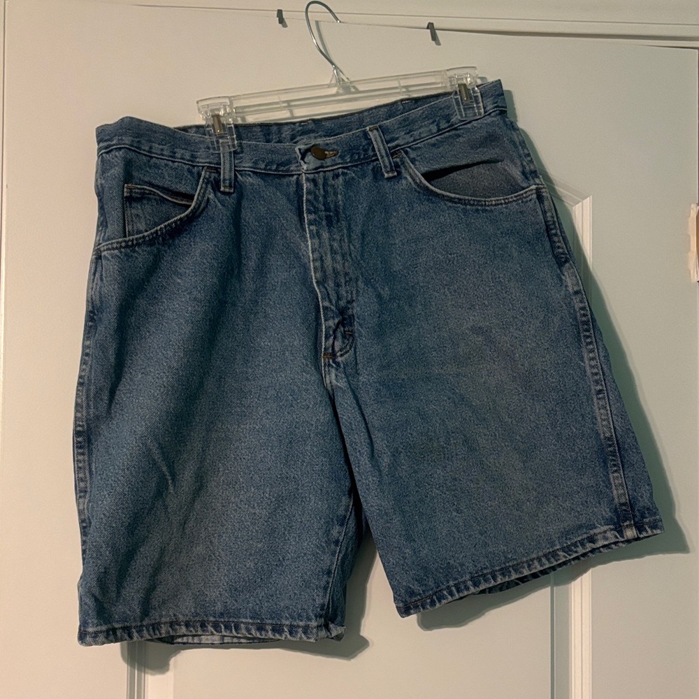 Vintage Western 80s Wrangler Men's Mid Wash Blue Jean Shorts